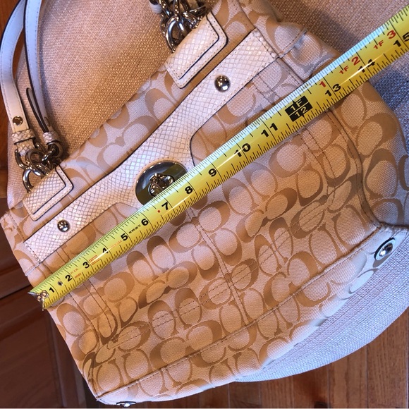 Coach - Picture 7 of 9